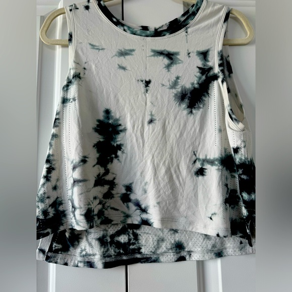 Lululemon crop tank top - Picture 1 of 5